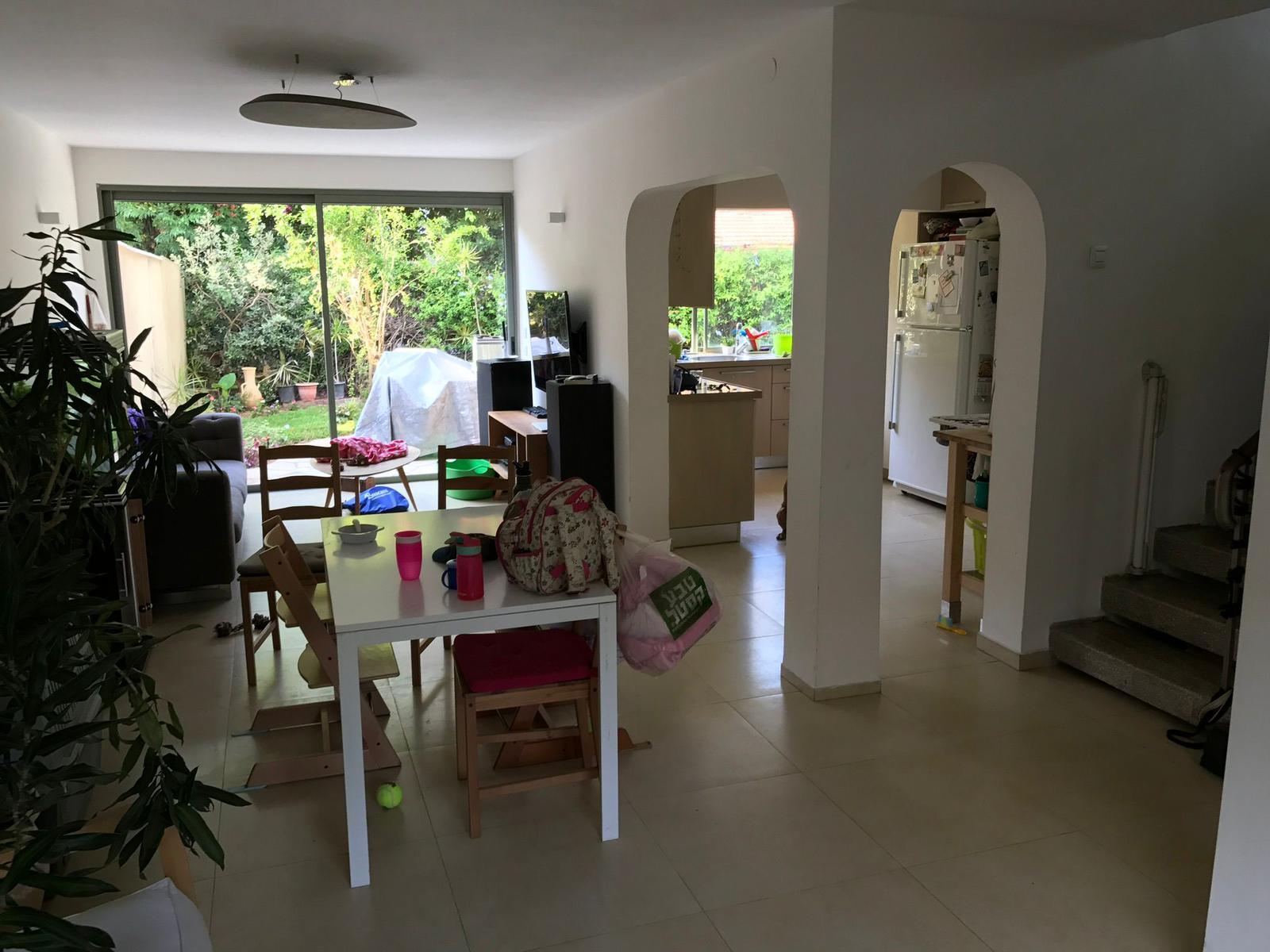 למכירה בנוף ים קוטג טורי פינתי, השוכן בין עצי אקליפטוס ברחוב שקט וקסום ללא מוצא - Image 2